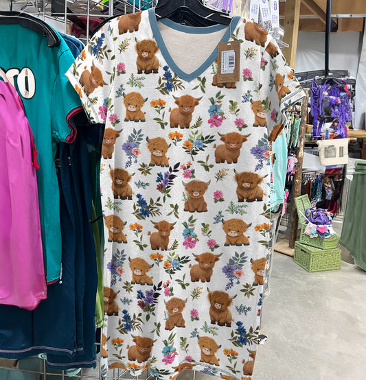 Highland Cow V-neck Nightshirt Blooming Highlands