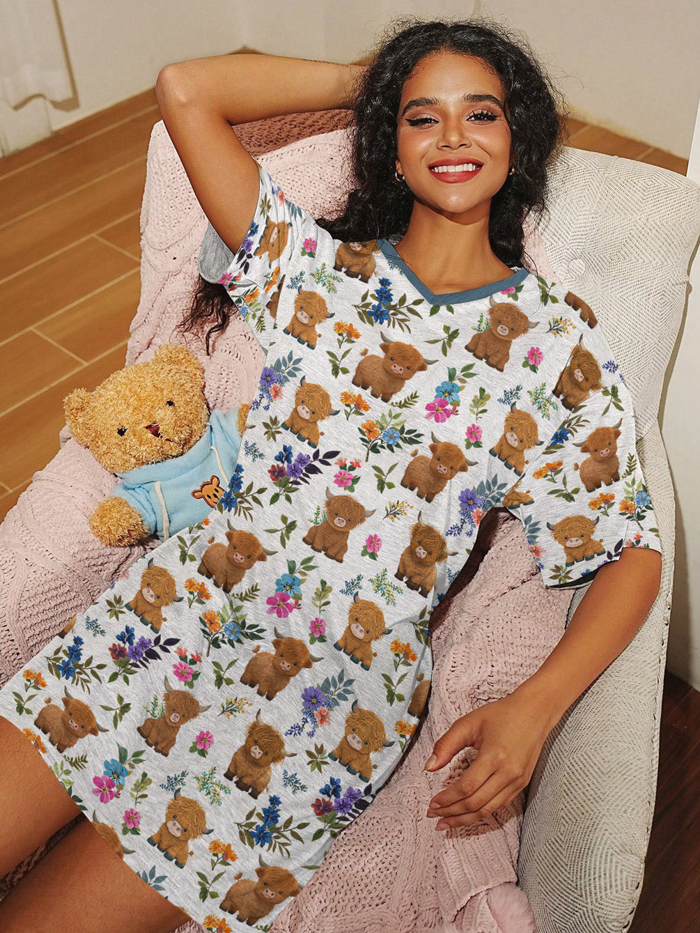 Highland Cow V-neck Nightshirt Blooming Highlands