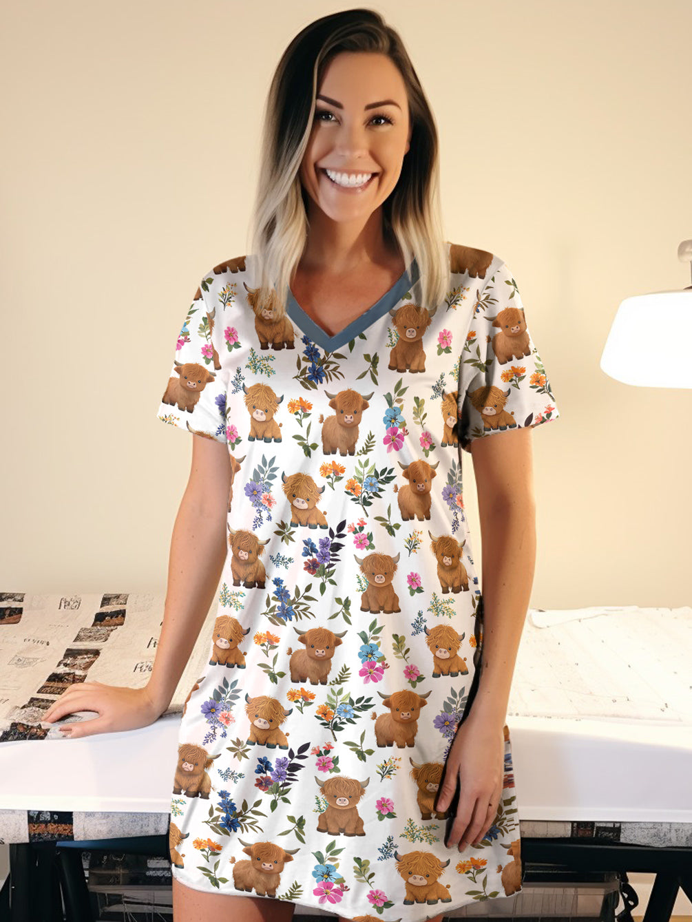 Highland Cow V-neck Nightshirt Blooming Highlands