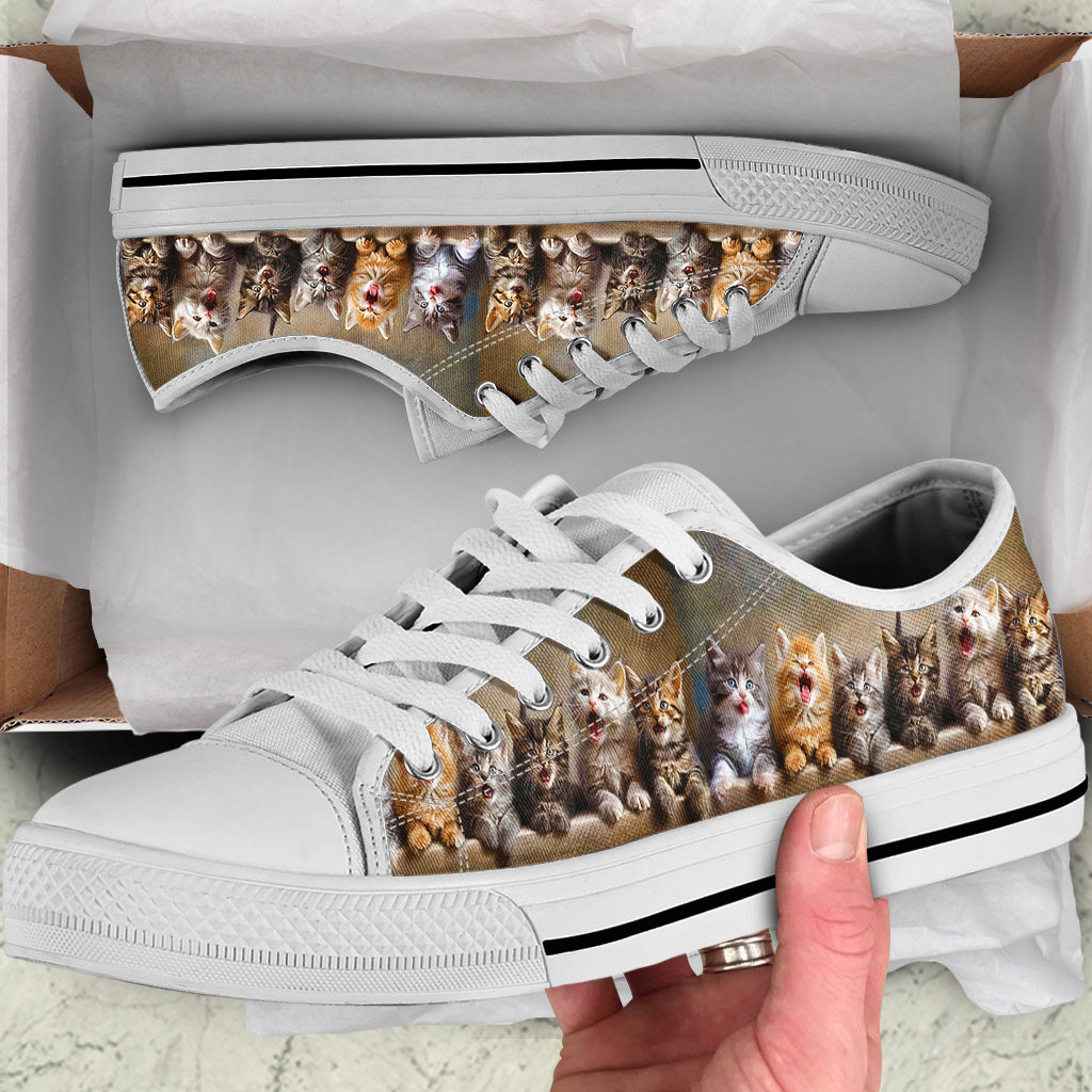 Cat Women's Low Top Shoes Frisky Kitties