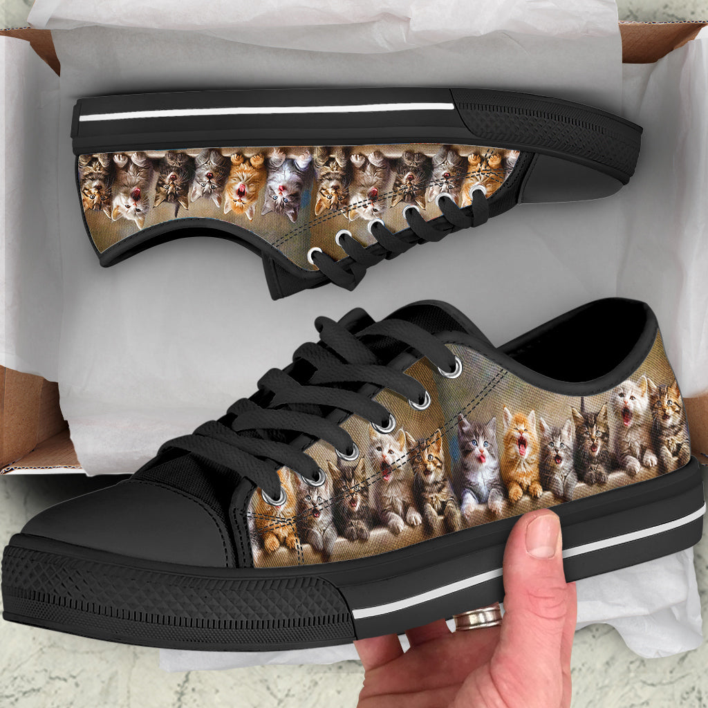 Cat Women's Low Top Shoes Frisky Kitties