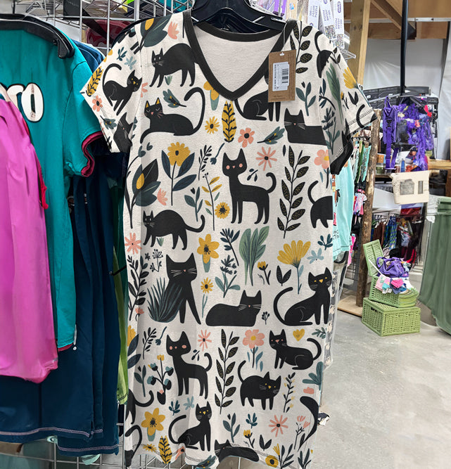 Cat Lover V-neck Nightshirt Garden Purrs