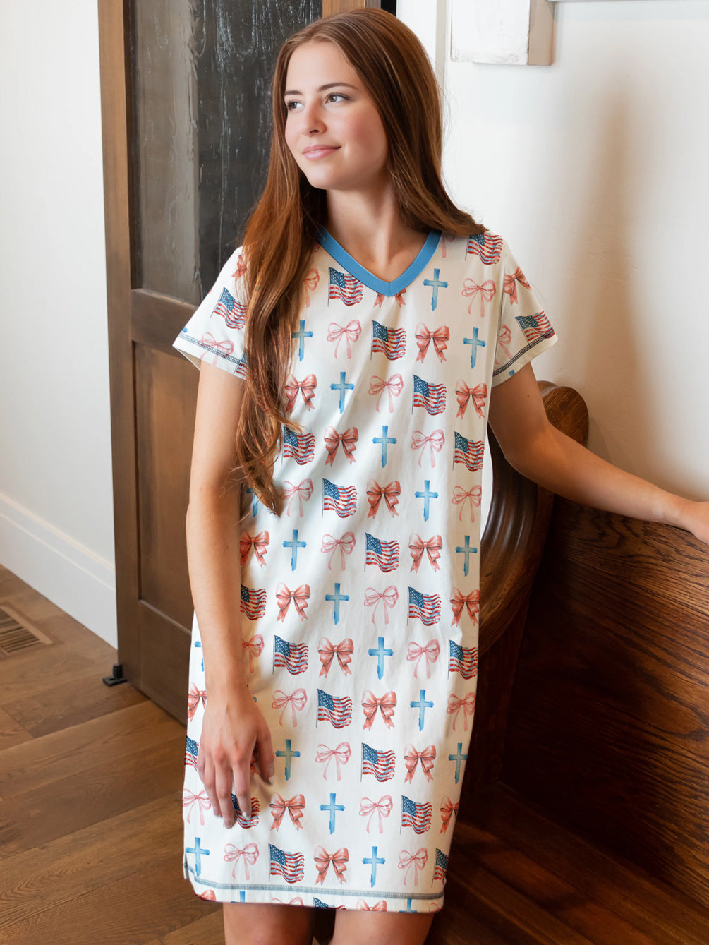 Christian V-neck Nightshirt Happy 4th