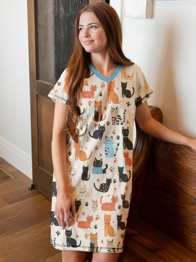 Cat Lover V-neck Nightshirt Playful Paws