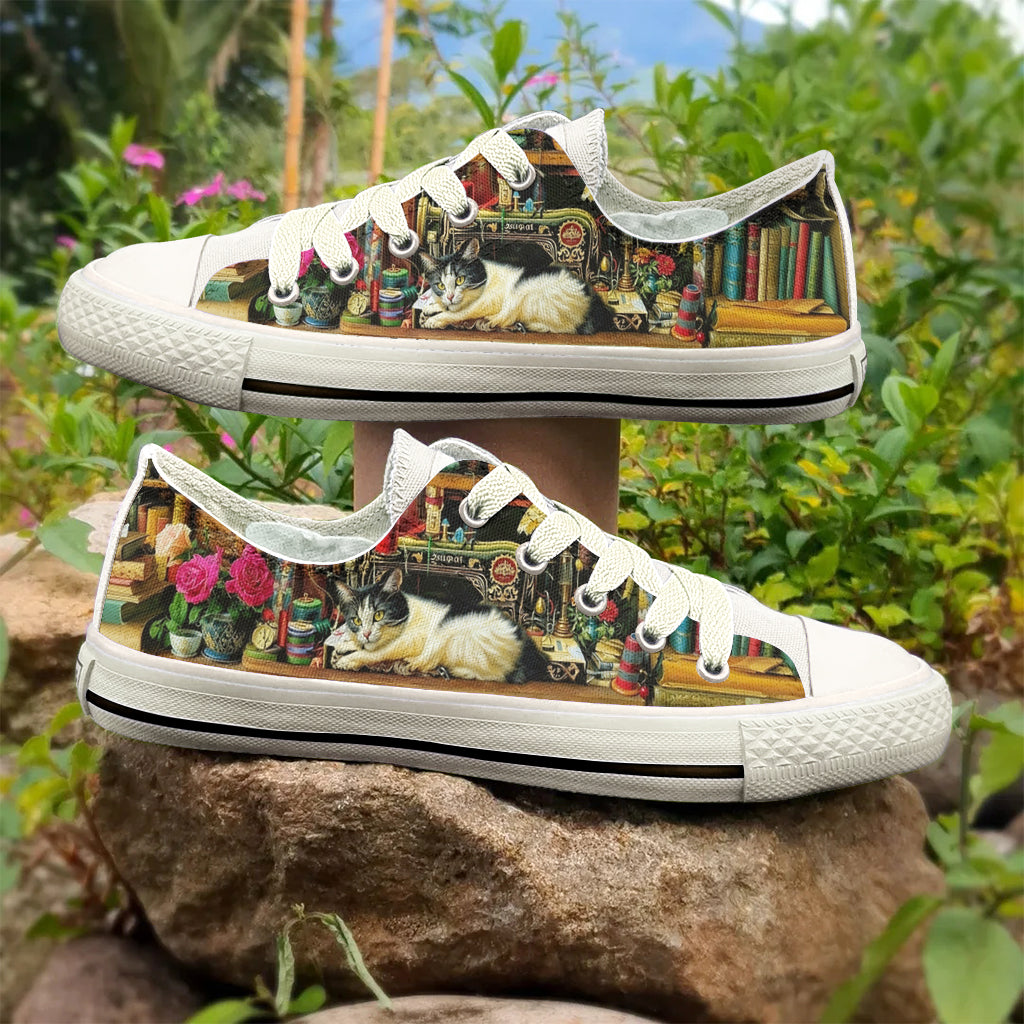 Cat Lover Women's Low Top Shoes The Cozy Sewing Room Cat