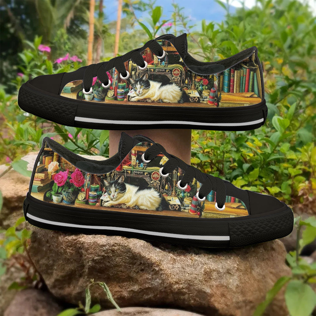 Cat Lover Women's Low Top Shoes The Cozy Sewing Room Cat