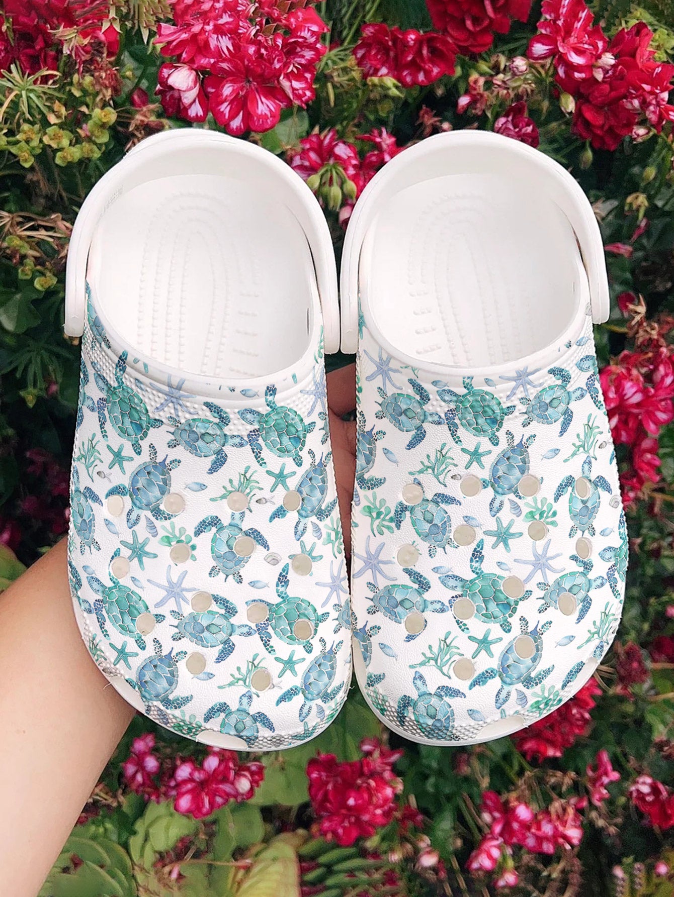 Sea Turtle Graphic Clogs Tide Turtles