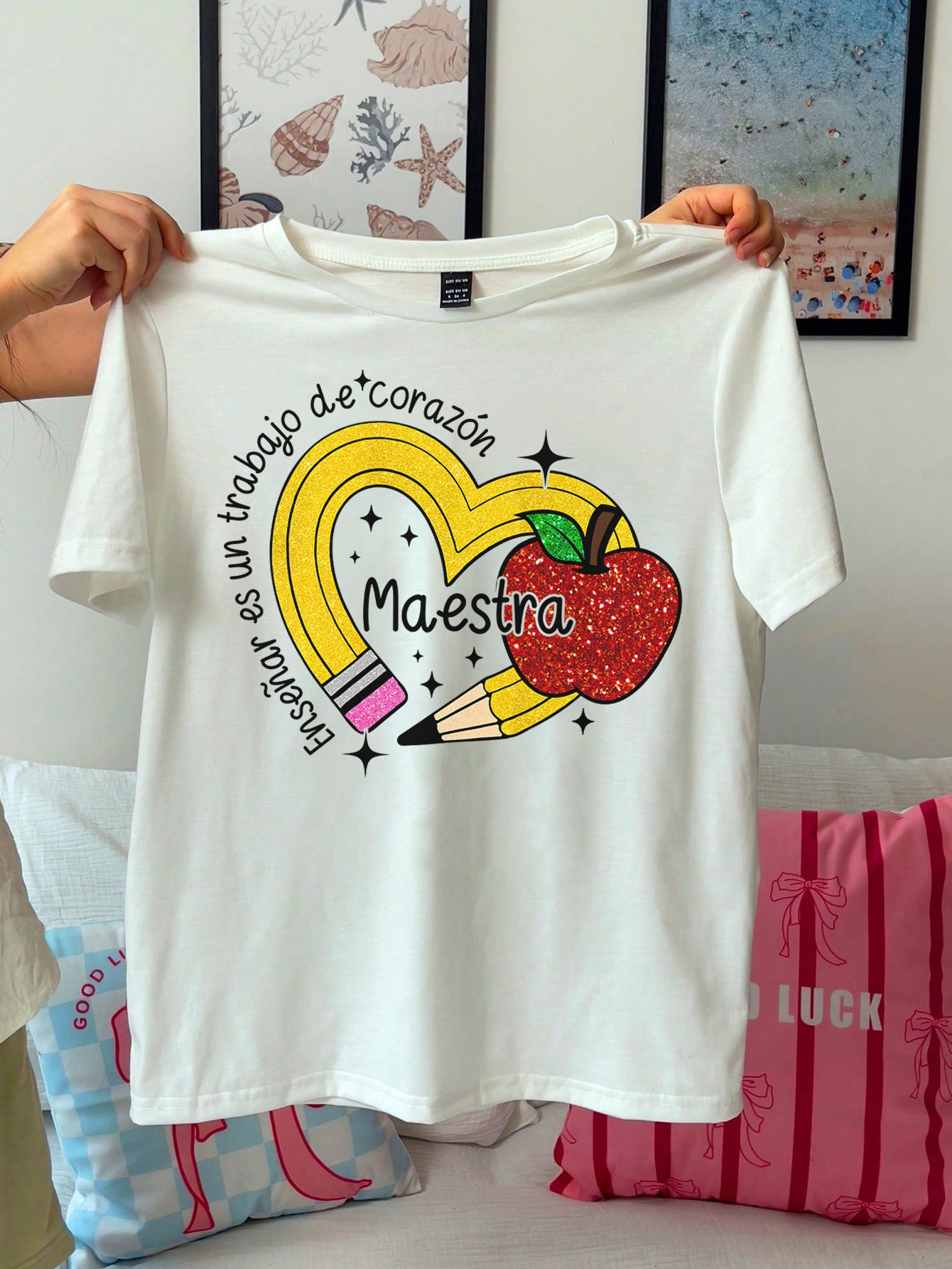 Spanish Teacher Graphic Tee Enseñar es un Trabajo del Corazón