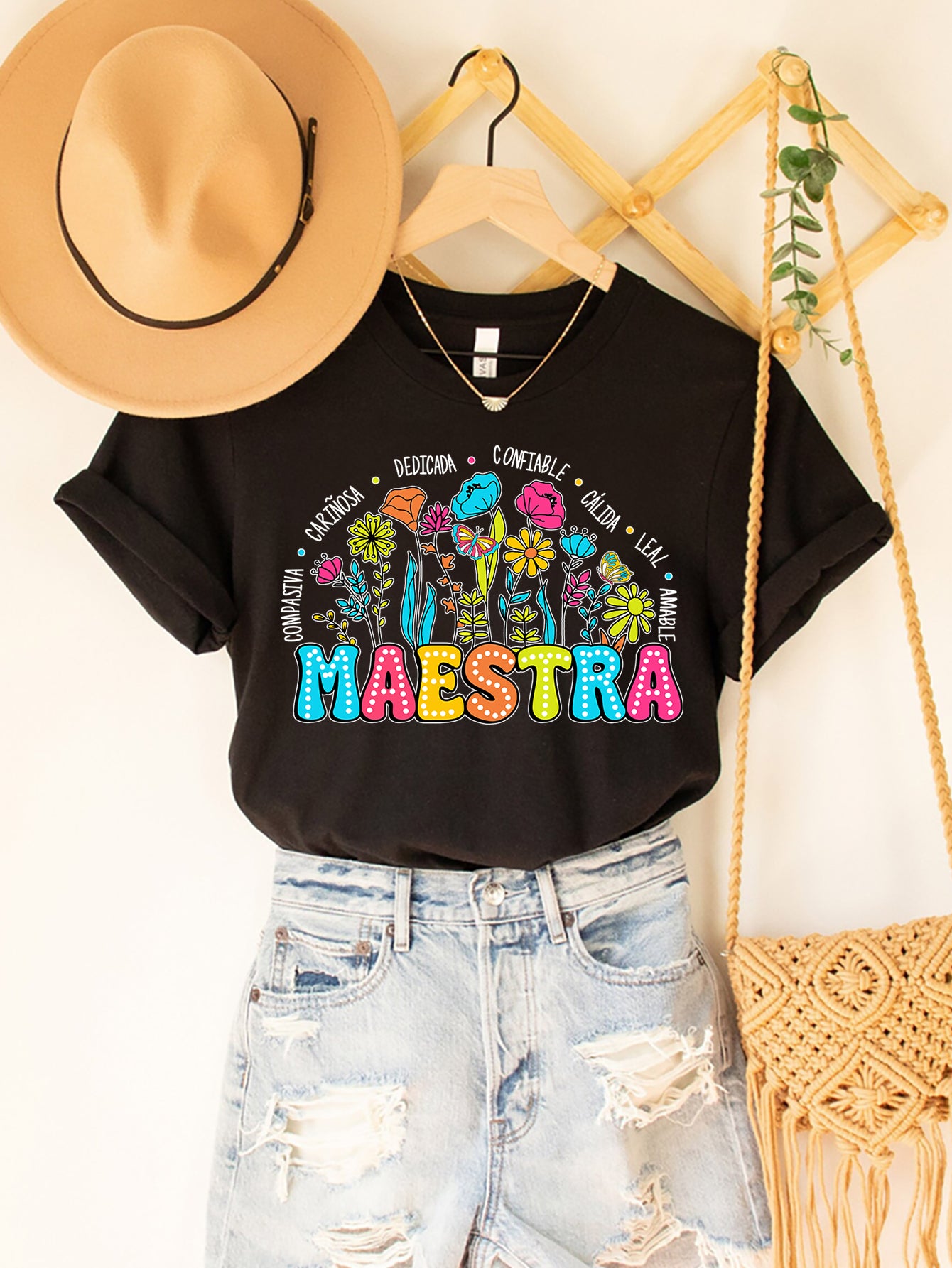 Spanish Teacher Graphic Tee Maestra en Flor