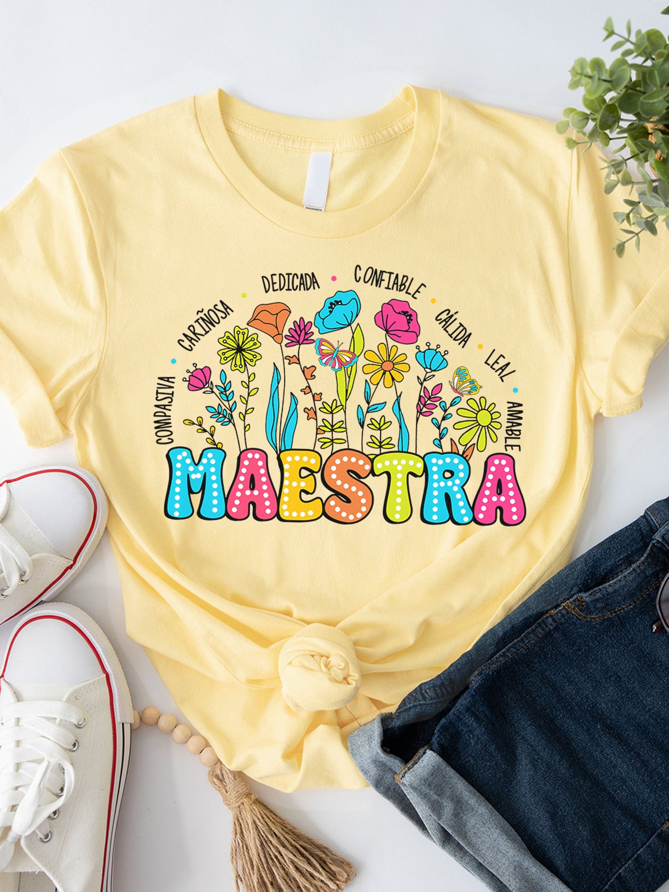 Spanish Teacher Graphic Tee Maestra en Flor