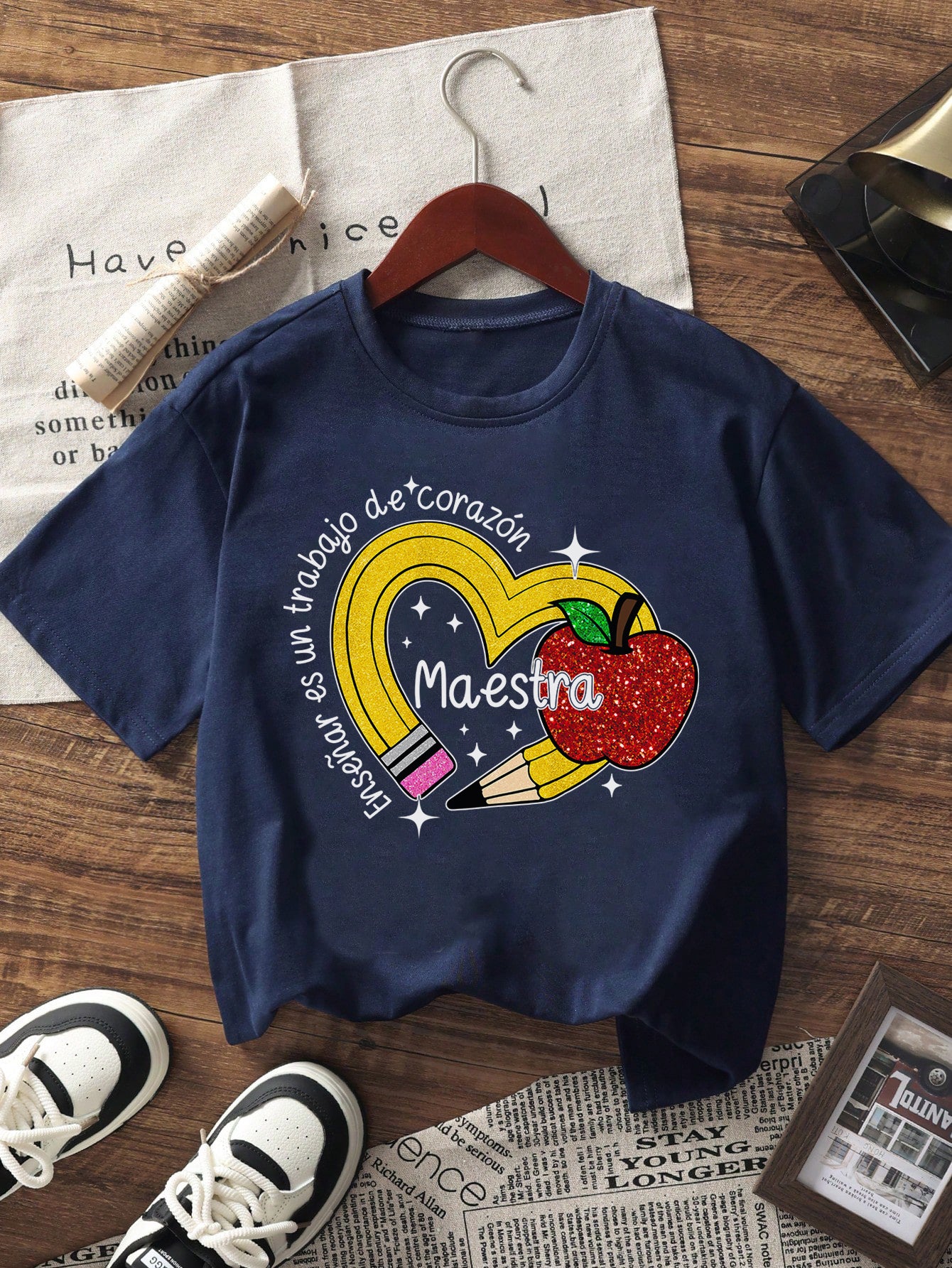 Spanish Teacher Graphic Tee Enseñar es un Trabajo del Corazón