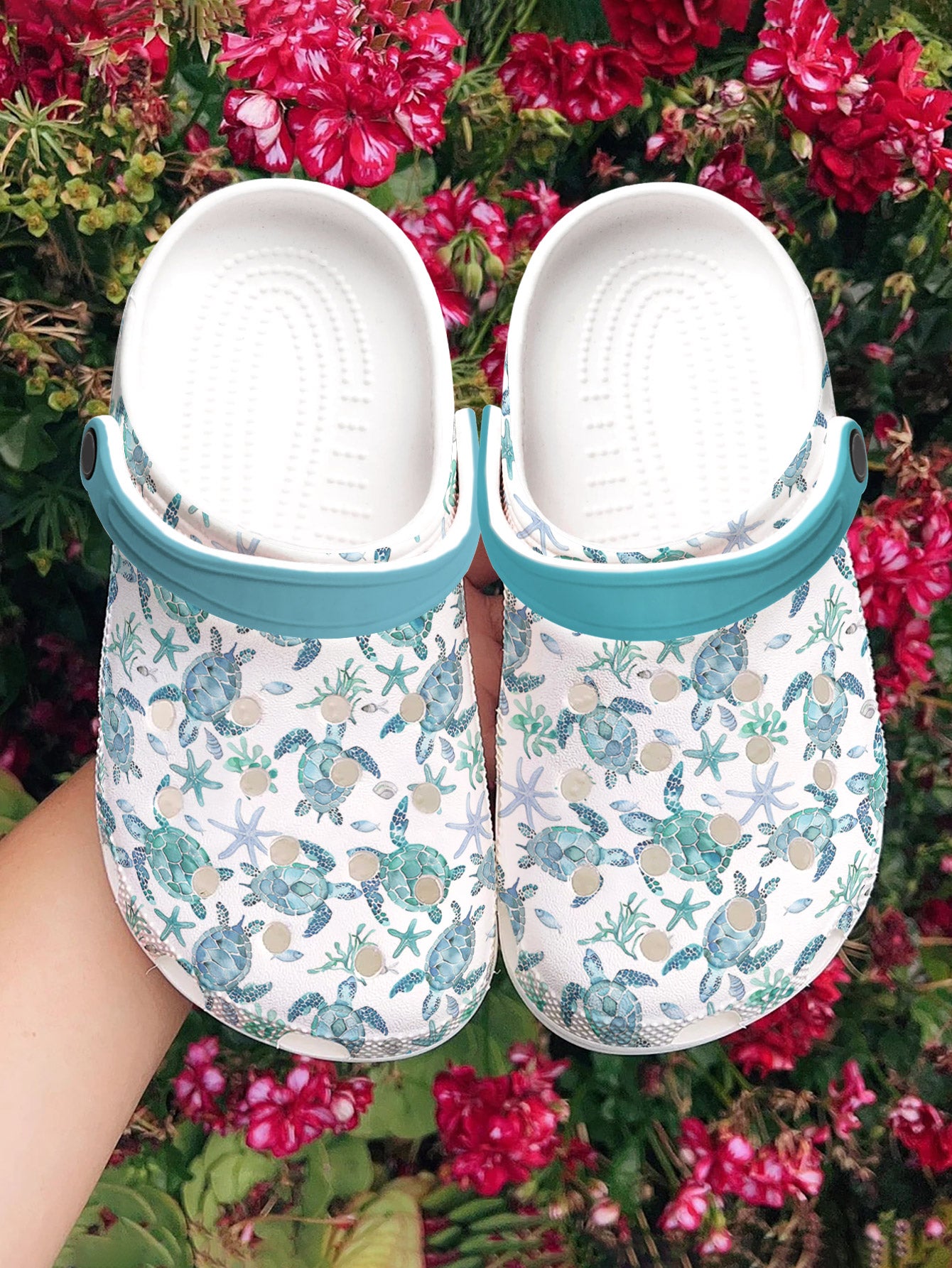Sea Turtle Graphic Clogs Tide Turtles