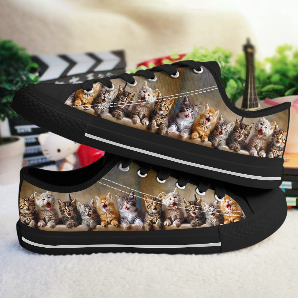 Cat Women's Low Top Shoes Frisky Kitties