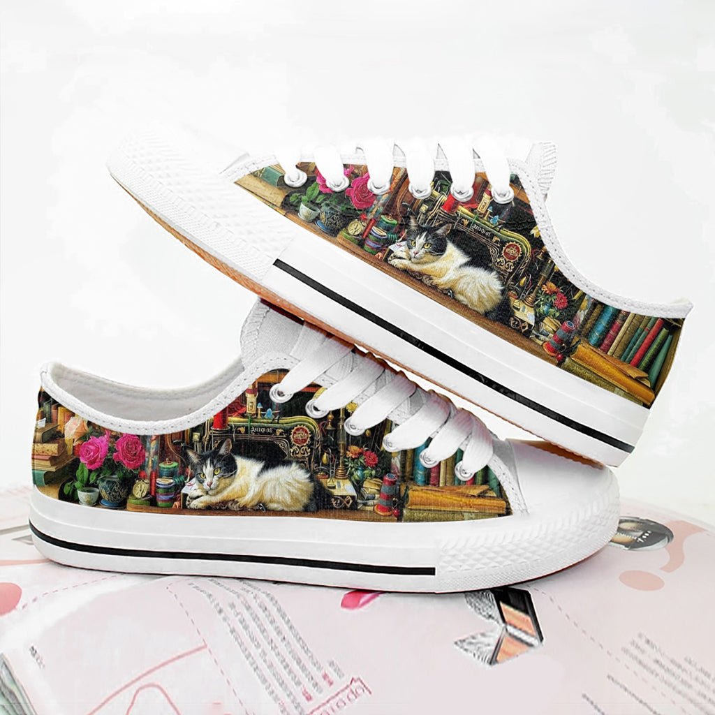 Cat Lover Women's Low Top Shoes The Cozy Sewing Room Cat