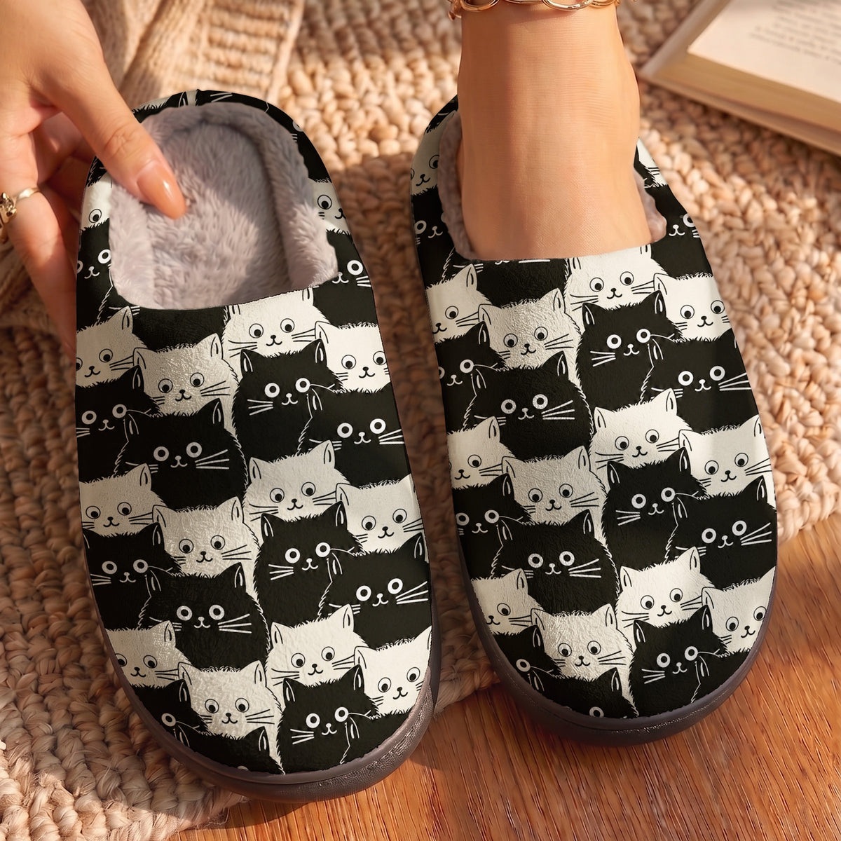 Cat Lovers Fleece Lined Slippers Purrfect Contrast
